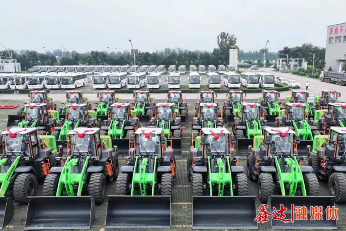 鑫達(dá)第二批電動裝載機(jī)入列運(yùn)營，開啟綠色低碳發(fā)展新篇章！